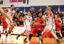 Men’s basketball advances to OUA Gold Medal game, clinches national berth