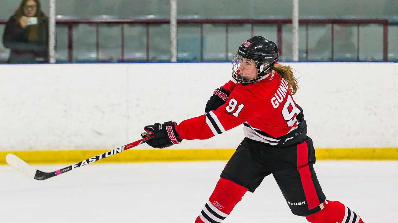 Former Womens Hockey Captain Signs With Swedish Pro Team The 