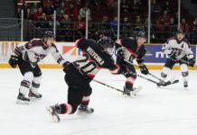 Men’s hockey eliminated from playoffs by the U of O