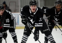 Men’s hockey tested, but succeed in first round of playoffs