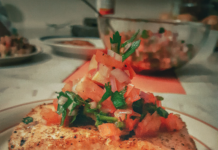 Salmon, rice and salad: A perfect summer lunch meal!