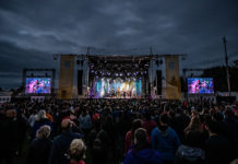 RBC Bluesfest books wrong barenaked ladies, Ottawa senior’s club sues over mess-up