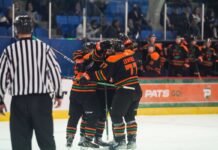 Men’s hockey’s unusually short season ends in first round
