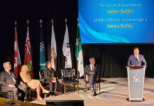 Carleton alumnus James Duthie receives keys to City of Ottawa James Duthie giving a speech at a ceremony at City Hall