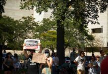 ‘Status for all’: Protestors come together to uplift migrant regularization efforts