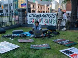 Lougien Dawoudiah performs at SUBR’s debut performance on the Arts Court lawn in downtown Ottawa during the fall 2024 Pique Festival.