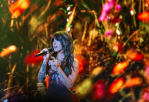Bluesfest Day 7 review: Ella Langley, Angine de Poitrine unite unlikely crowds Woman sings